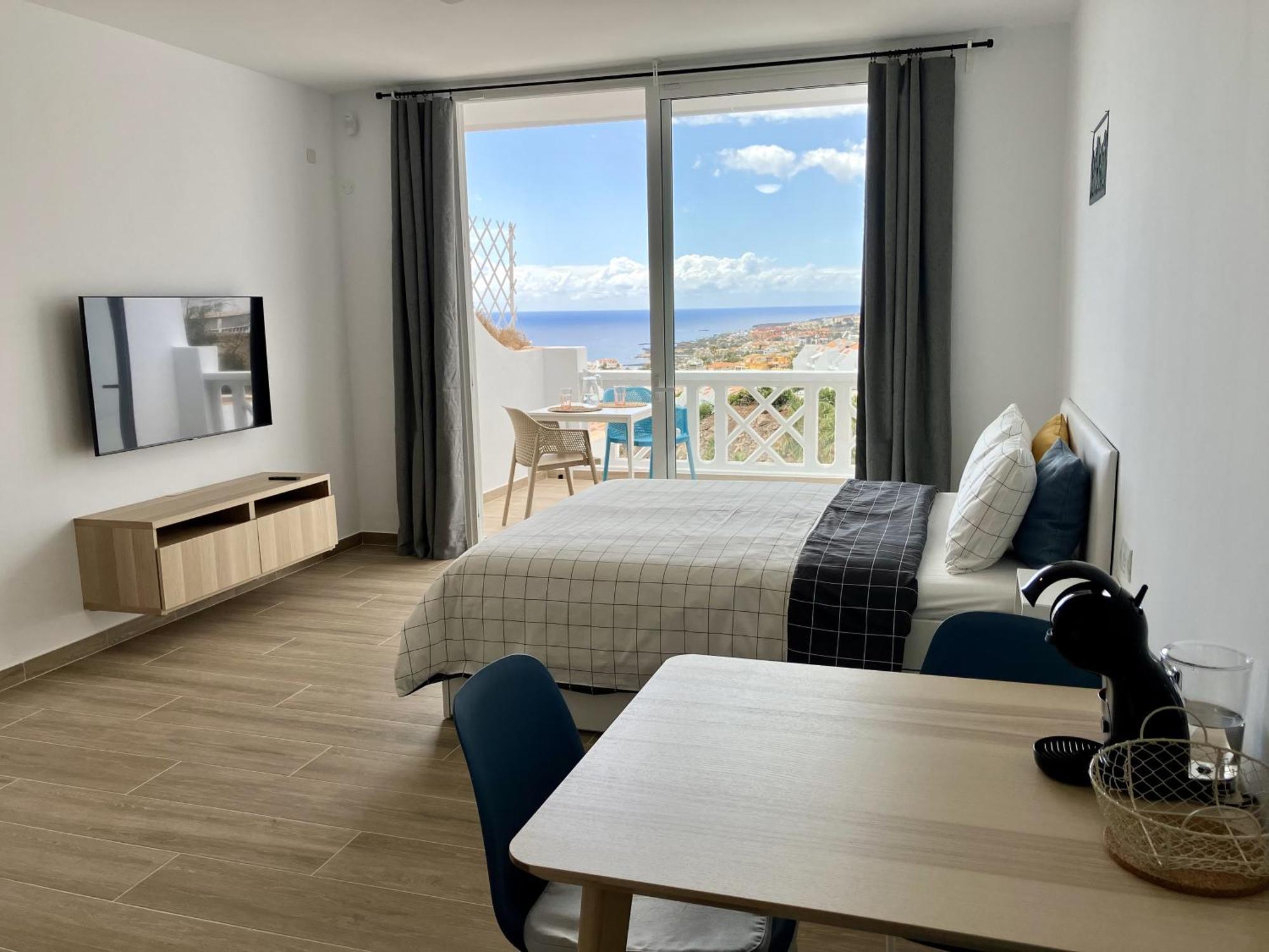 Costa Adeje - Modern Apartment With Terrace Views Of Ocean & Sunset 외부 사진